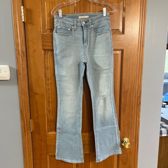Lev’s 725 High rise bootcut light wash - Picture 1 of 16